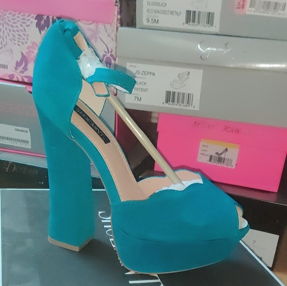 Shoemint "Chloe" size 7 Brand New never worn